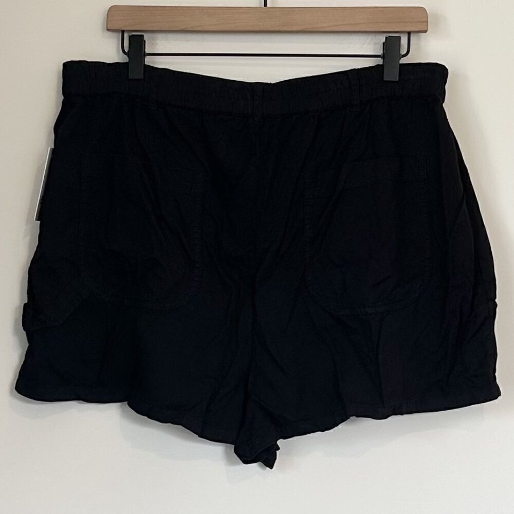 NWT BP by Nordstrom Black Pull-On Cargo Shorts - Size: 1X - Picture 8 of 8
